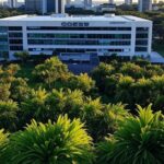 Prédio administrativo da Caesb em Brasília, representando divulgação de resultados de concurso público.