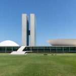 Edifício do Congresso Nacional em Brasília, simbolizando discussões legislativas sobre escalas de trabalho.