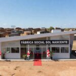 Edifício da Fábrica Social inaugurado no Sol Nascente, Brasília, para capacitação de vulneráveis.