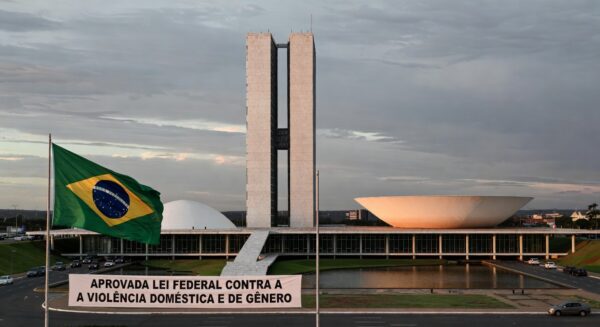 Edifício do Congresso Nacional em Brasília, representando aprovação de lei contra vicaricídio com pena de 20 a 40 anos de prisão.