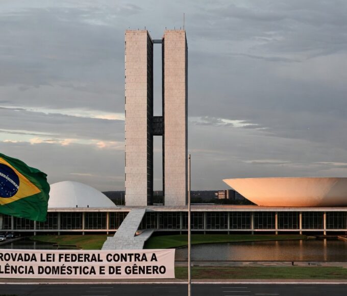 Edifício do Congresso Nacional em Brasília, representando aprovação de lei contra vicaricídio com pena de 20 a 40 anos de prisão.
