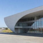 Fachada de delegacia especializada para idosos no Distrito Federal