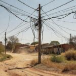 Fios elétricos desencapados em rua de Itapoã, Brasília