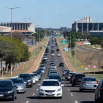 Carreatas nas ruas do Núcleo Bandeirante e Candangolândia em Brasília